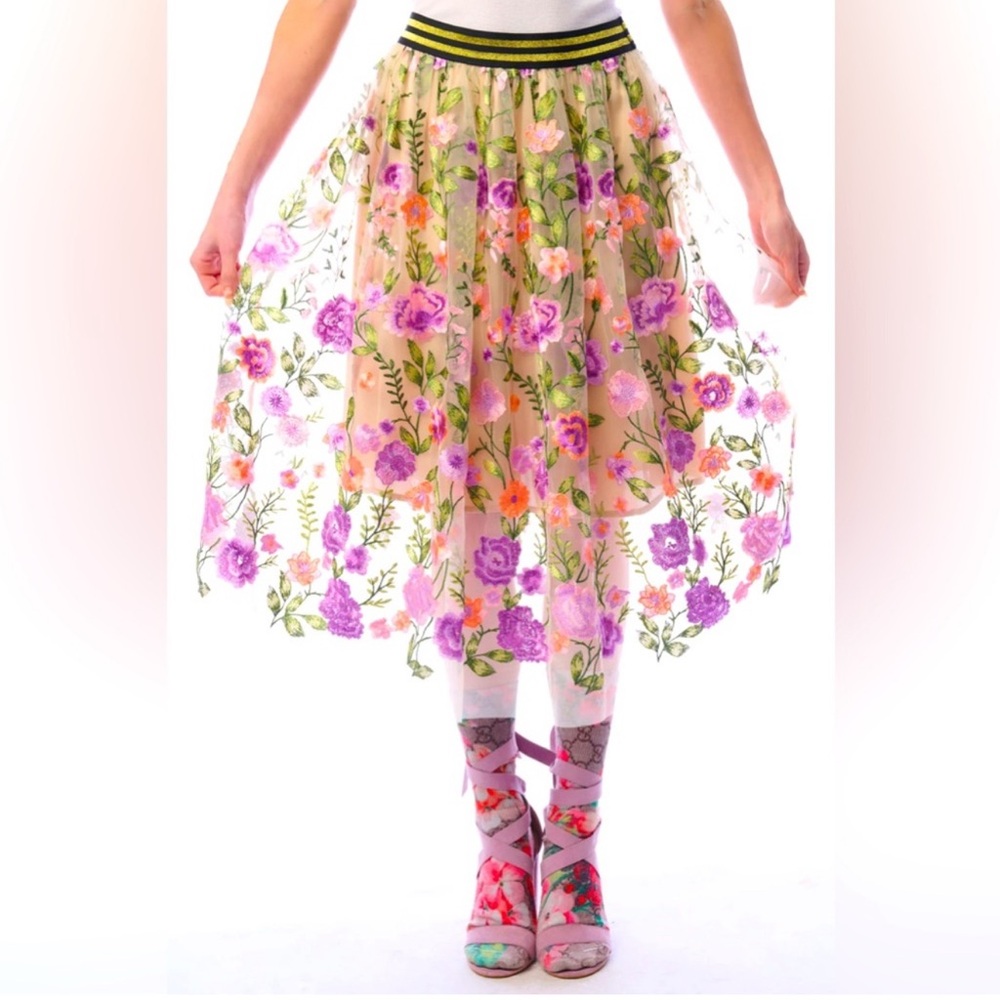 ARATTA LAVENDER LOVE SKIRT, gorgeous floral with metallic waist band Sz M